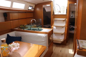 Sun Odyssey 389