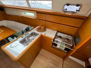 Sun Odyssey 389