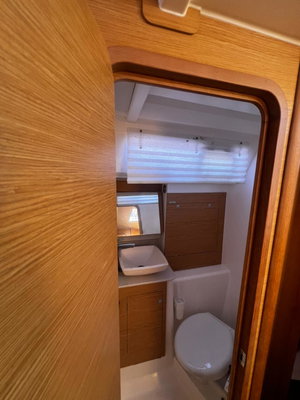 Dufour 390 GL „Maestro ( The boat is located in the Port of Sivota, Lefkada )“ – fotka 7