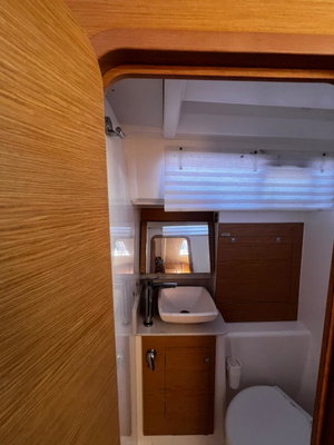 Dufour 390 GL „Maestro ( The boat is located in the Port of Sivota, Lefkada )“ – fotka 4