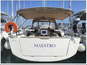 Dufour 390 GL „Maestro ( The boat is located in the Port of Sivota, Lefkada )“ – fotka 1