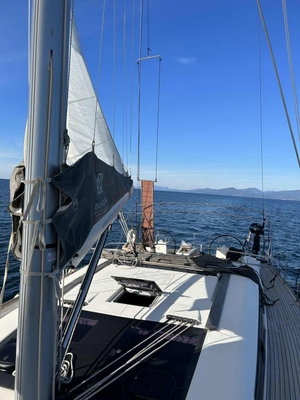 Dufour 460 GL „Cosmopolitan - ( The boat is located in the Port of Sivota, Lefkada )“ – fotka 4