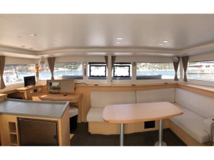 Lagoon 450 Flybridge „Lagoon 450F built 2019 Generator, A/C, Watermaker“ – fotka 4