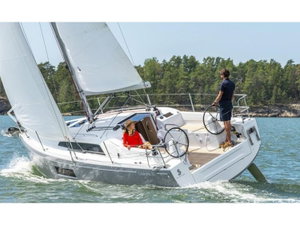 Oceanis 30.1 „ARYA“ – fotka 1