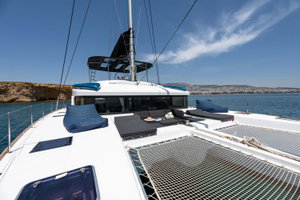 Lagoon 52