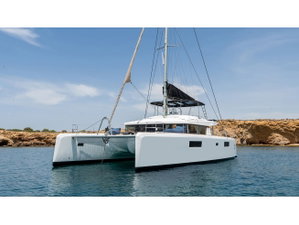 Lagoon 52