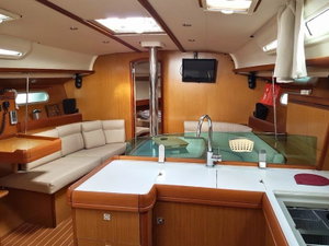 Sun Odyssey 42i „Black Pearl“ – fotka 3