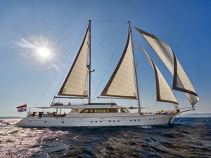 Motor sailer „Lady Gita“ – fotka 1