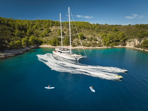 Motor sailer „Lady Gita“ – fotka 6