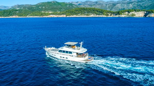 Motoryacht „Cloud 9“ – fotka 2