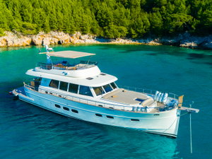 Motoryacht „Cloud 9“ – fotka 1