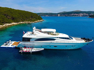 Ferretti 880 „Miss Katarina“ – fotka 1
