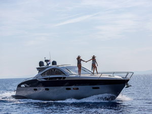Pearl Sea 56 „Silver Arrow“ – fotka 1