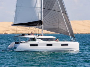 Lagoon 46 „L46-22A“ – fotka 1