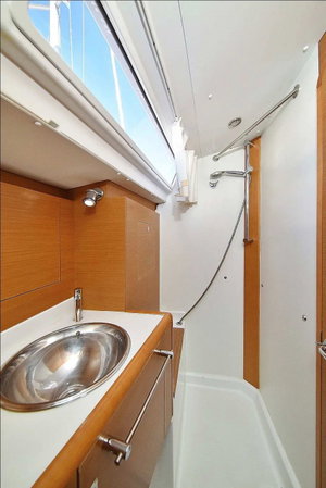 Sun Odyssey 449 „CANNE BLEUE“ – fotka 12
