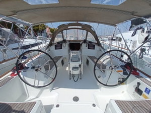 Sun odyssey 379