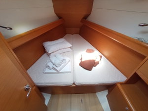 Sun odyssey 379