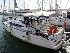 Sun odyssey 379 „OYSTER SHELL“ – fotka 1