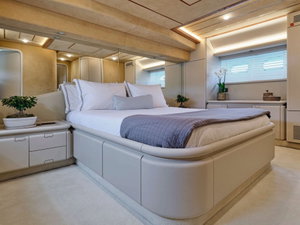 Ferretti 80 „Apeiron Blue“ – fotka 5