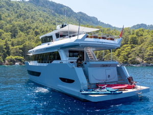 Motoryacht „OZDE 2“ – fotka 2