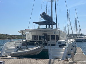 Lagoon 450 Flybridge „CARIAMA (air condition, generator, water maker, flybridge)“ – fotka 3