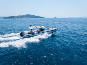 Axopar 37 Sun Top „OPIJUM“ – fotka 1