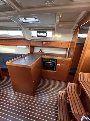 Bavaria Cruiser 37