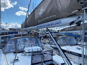 Sun Odyssey 519 „Alboran Pacharan (Cabo Verde)“ – fotka 8
