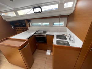 Sun Odyssey 440 „Alboran Amaretto“ – fotka 23