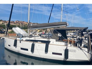 Dufour 390 „Yaya“ – fotka 1