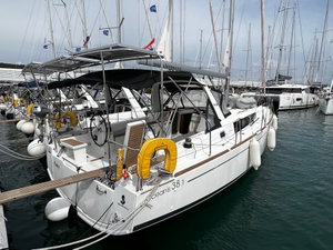 Oceanis 38.1 „Foxy“ – fotka 1