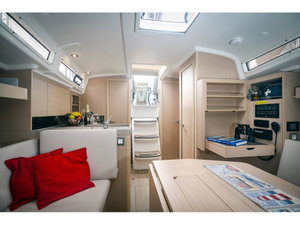 Oceanis 34.1 „Pink Floyd“ – fotka 2