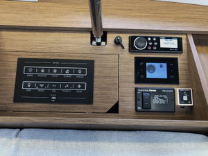 Oceanis 51.1 „Salt Water (A/C - Generator - Inverter - 12 pax)“ – fotka 14