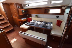 Oceanis 48 „Butterfly (A/C - Generator - 12 pax)“ – fotka 4