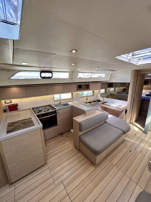 Oceanis 51.1 „Barracuda (Refit 2026 - A/C - Generator - Electric Heads - 12 Pax)“ – fotka 11