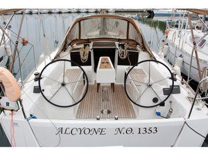 Dufour 350