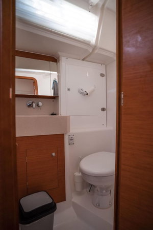 Dufour 37 „Tormenta (Available for Crewed Daily Charters Only)“ – fotka 9