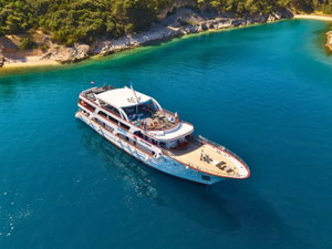 Luxury Motor Yacht „Azzurro“ – fotka 1