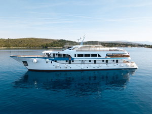 Luxury Motor Yacht „Alpha“ – fotka 1