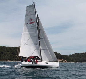 Pogo 12.50 „Raceberry“ – fotka 2