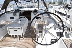 Sun Odyssey 519 „Purple Rain“ – fotka 6