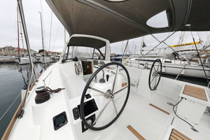 Oceanis 38 „One“ – fotka 8