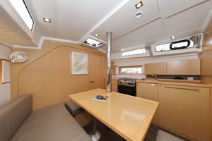 Oceanis 38 „One“ – fotka 18