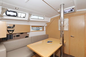 Oceanis 38 „One“ – fotka 17