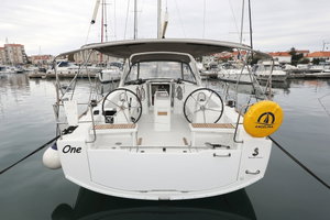 Oceanis 38 „One“ – fotka 1