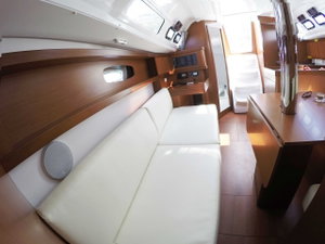 Oceanis 31 „Honey“ – fotka 14