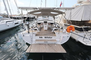 Oceanis 46.1 „Mr.White“ – fotka 1