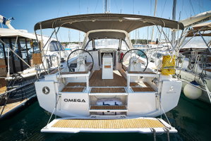 Oceanis 38 „Omega“ – fotka 1