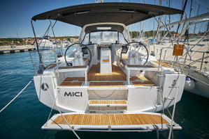 Oceanis 38.1 „Mici“ – fotka 1
