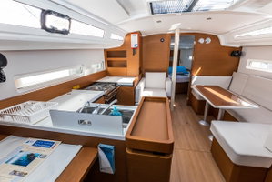 Sun Odyssey 410 „Feel The Magic“ – fotka 8
